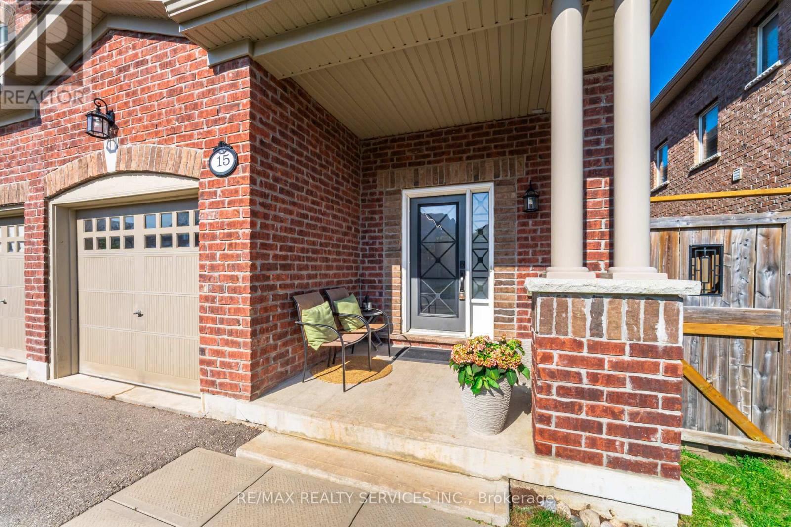 15 Vinewood Road, Caledon, Ontario  L7C 4A9 - Photo 6 - W12565856