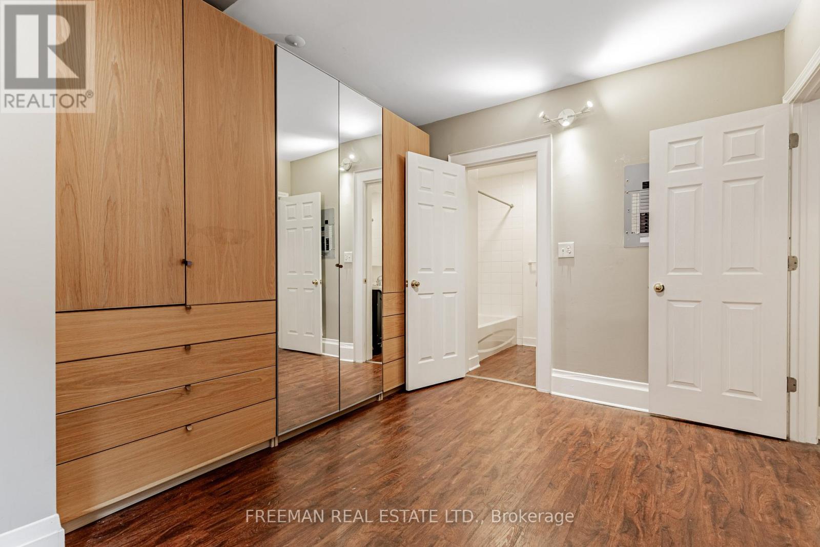 115 Mavety Street, Toronto, Ontario  M6P 2L8 - Photo 18 - W12565866