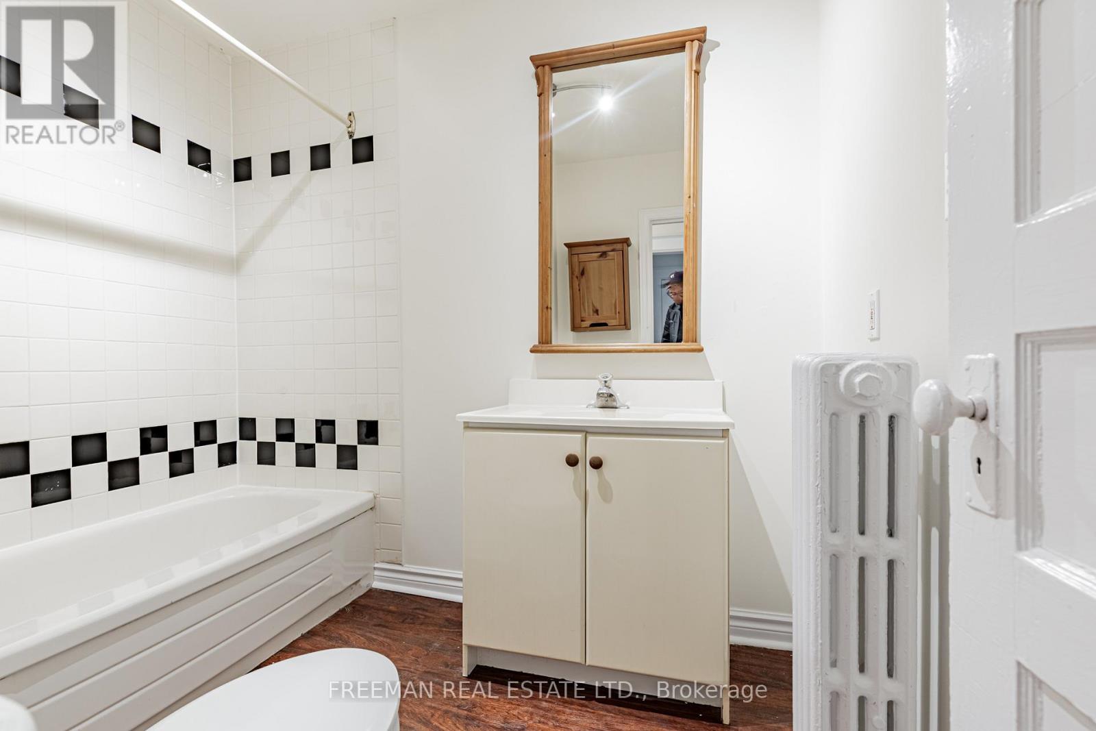 115 Mavety Street, Toronto, Ontario  M6P 2L8 - Photo 26 - W12565866