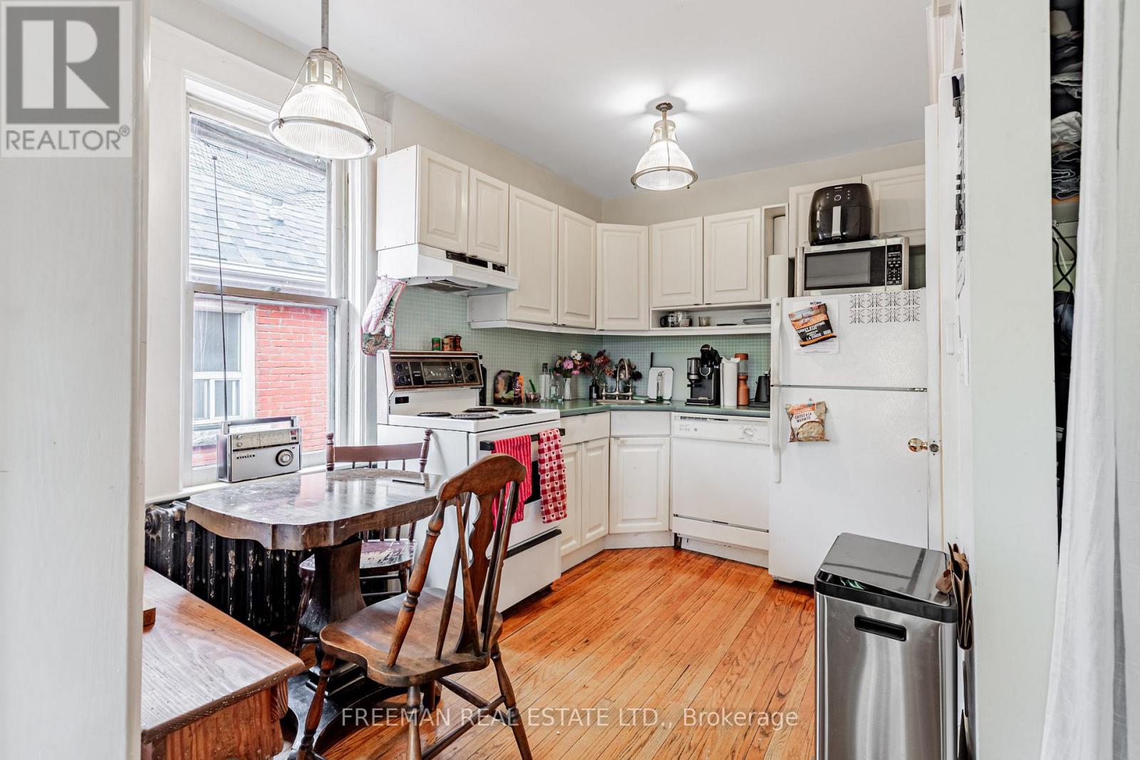 115 Mavety Street, Toronto, Ontario  M6P 2L8 - Photo 27 - W12565866