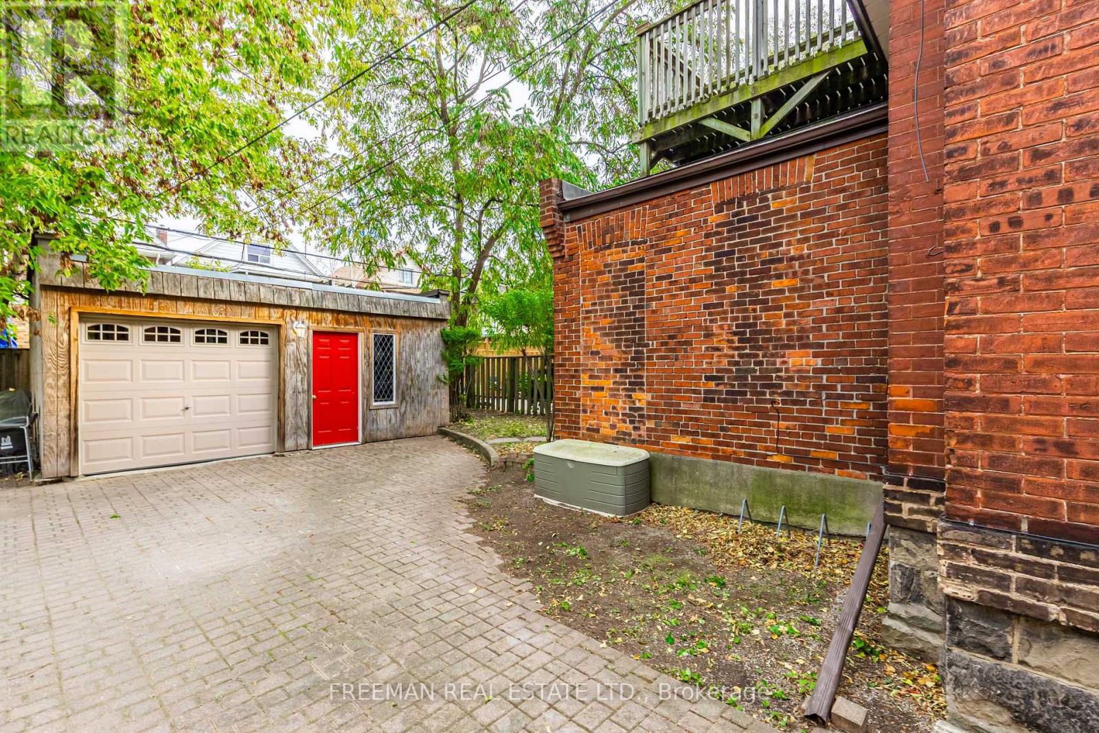115 Mavety Street, Toronto, Ontario  M6P 2L8 - Photo 34 - W12565866