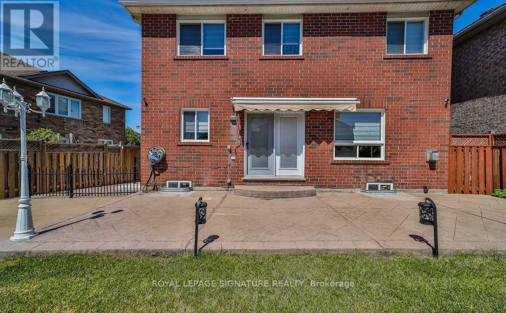 57 Mccrimmon Drive, Brampton, Ontario  L7A 2Z5 - Photo 3 - W12565886
