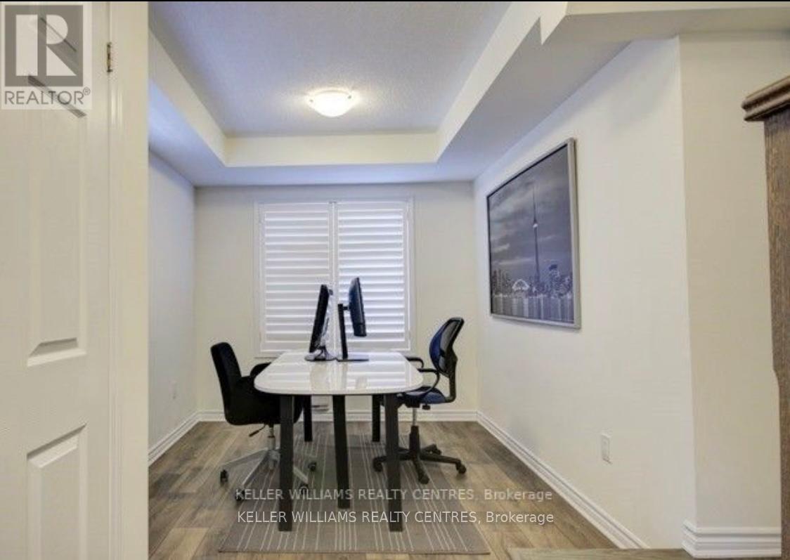 1570 Leblanc Court W, Milton, Ontario  L9E 0J4 - Photo 3 - W12565908