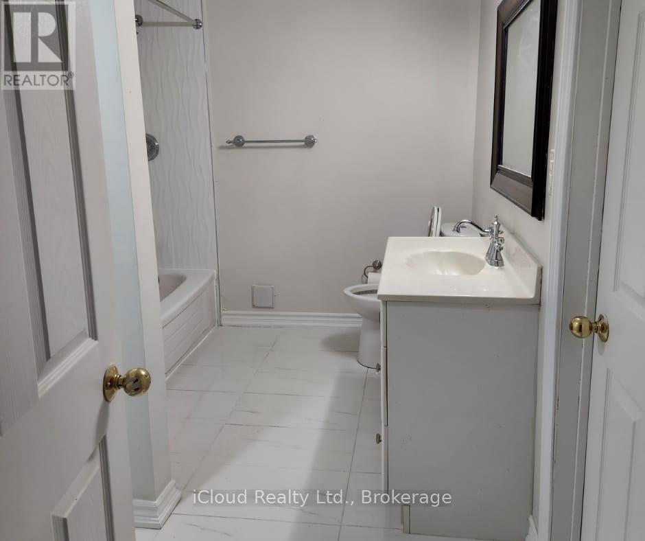 5 Inder Heights Drive, Brampton, Ontario  L6Z 3M4 - Photo 4 - W12565934