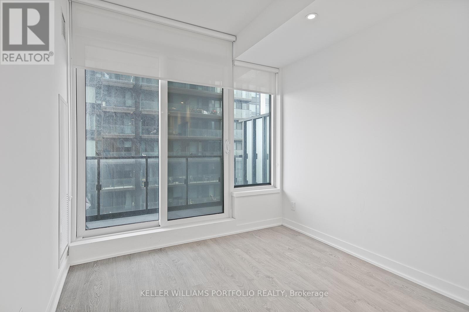 2103 - 1928 Lake Shore Boulevard W, Toronto, Ontario  M6S 0B1 - Photo 8 - W12565936