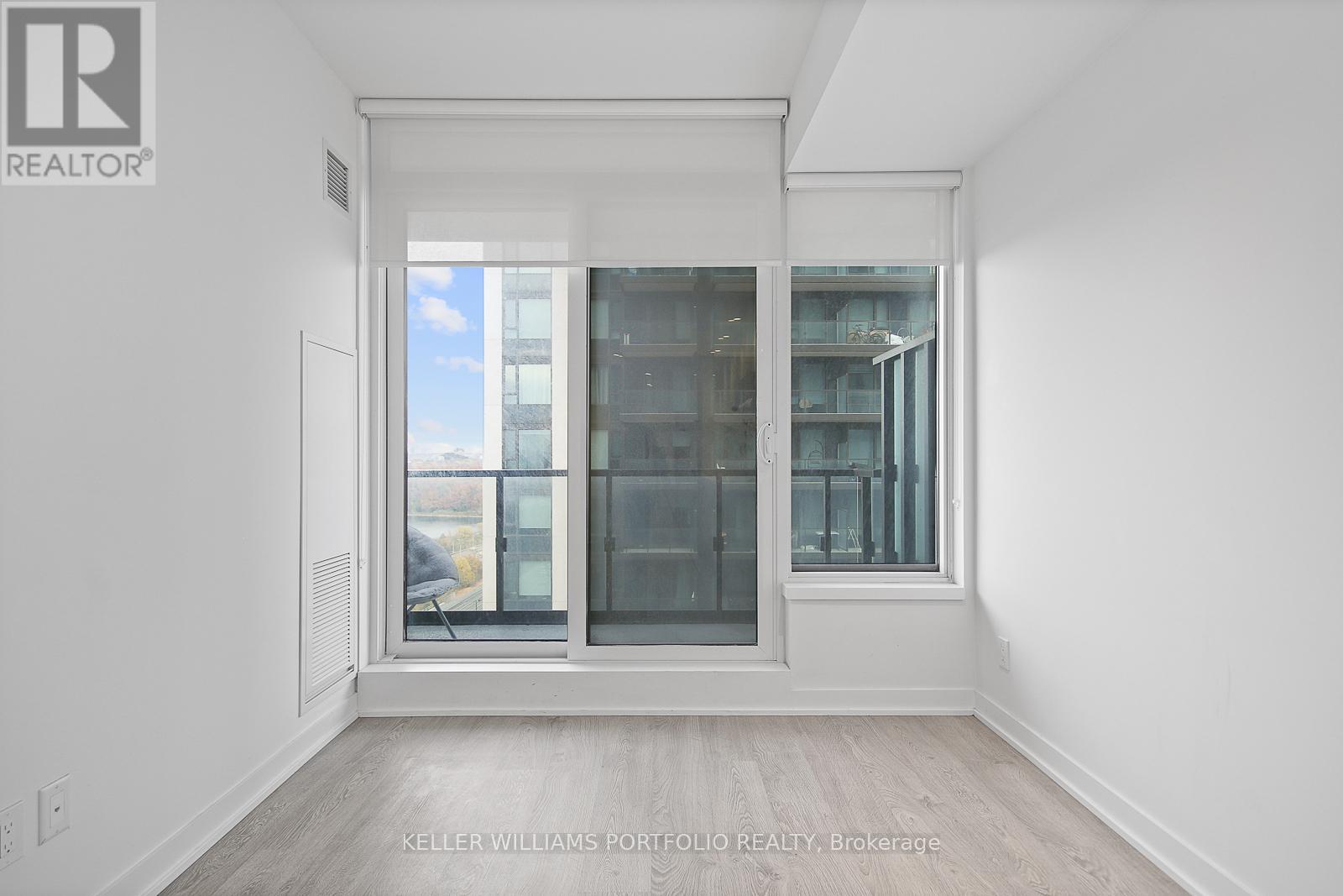 2103 - 1928 Lake Shore Boulevard W, Toronto, Ontario  M6S 0B1 - Photo 9 - W12565936