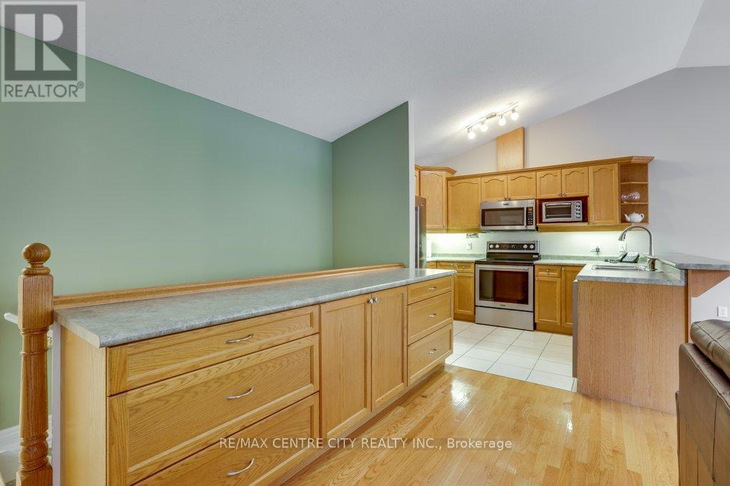 21 - 95 Capulet Lane, London North, Ontario  N6H 5V6 - Photo 18 - X12566004