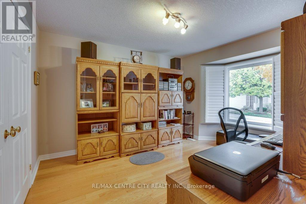 21 - 95 Capulet Lane, London North, Ontario  N6H 5V6 - Photo 7 - X12566004