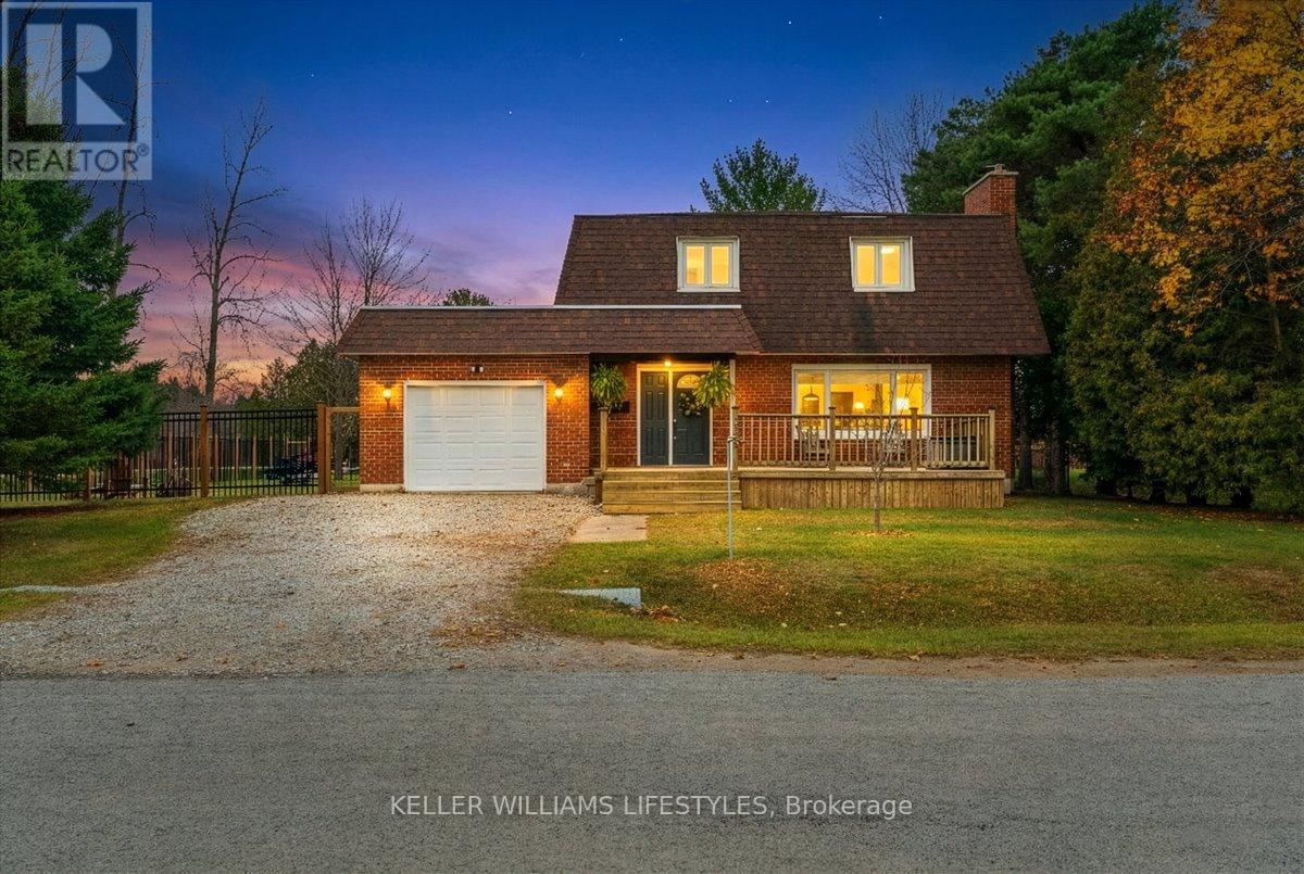 6925 Francis Street, Plympton-Wyoming, Ontario  N0N 1E0 - Photo 1 - X12566012