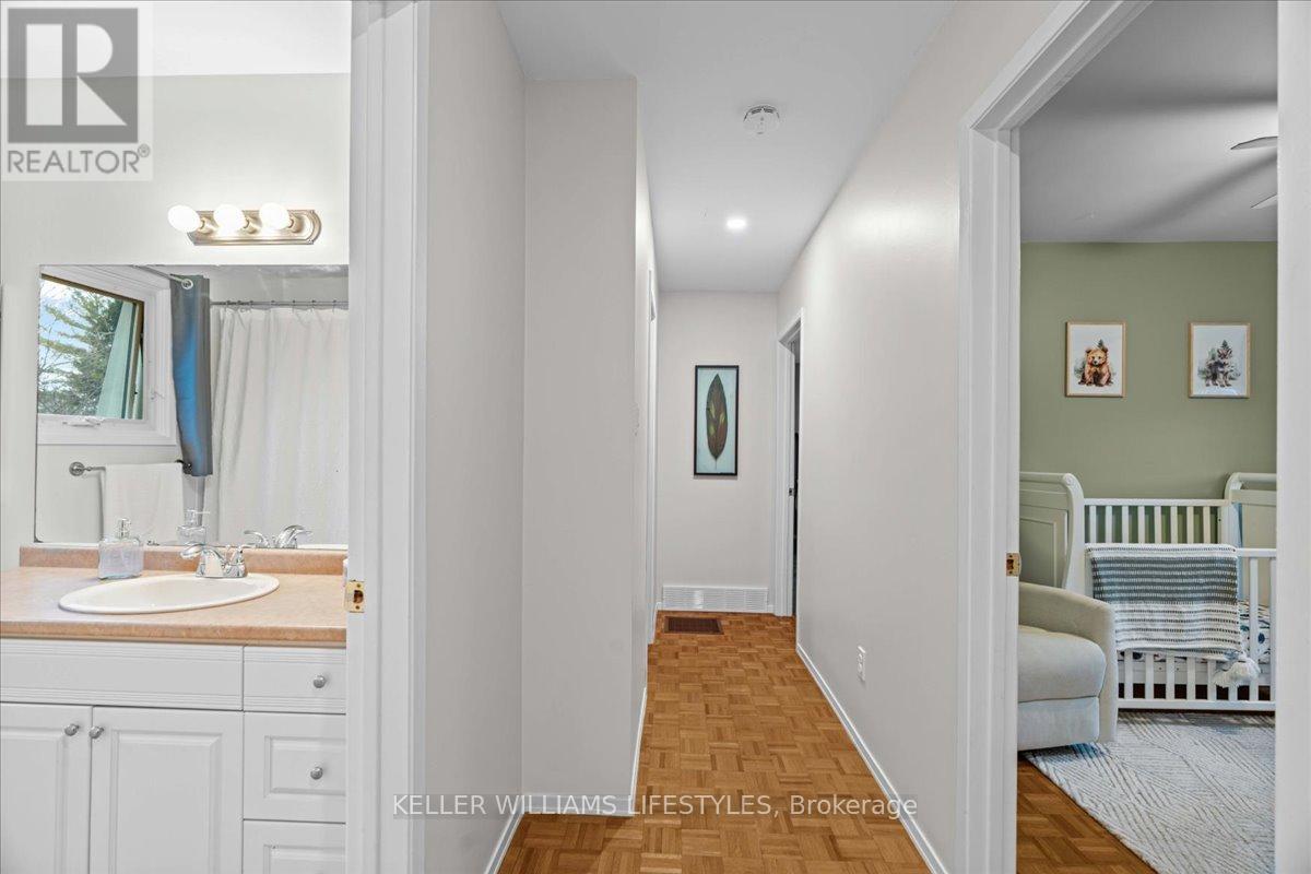 6925 Francis Street, Plympton-Wyoming, Ontario  N0N 1E0 - Photo 19 - X12566012