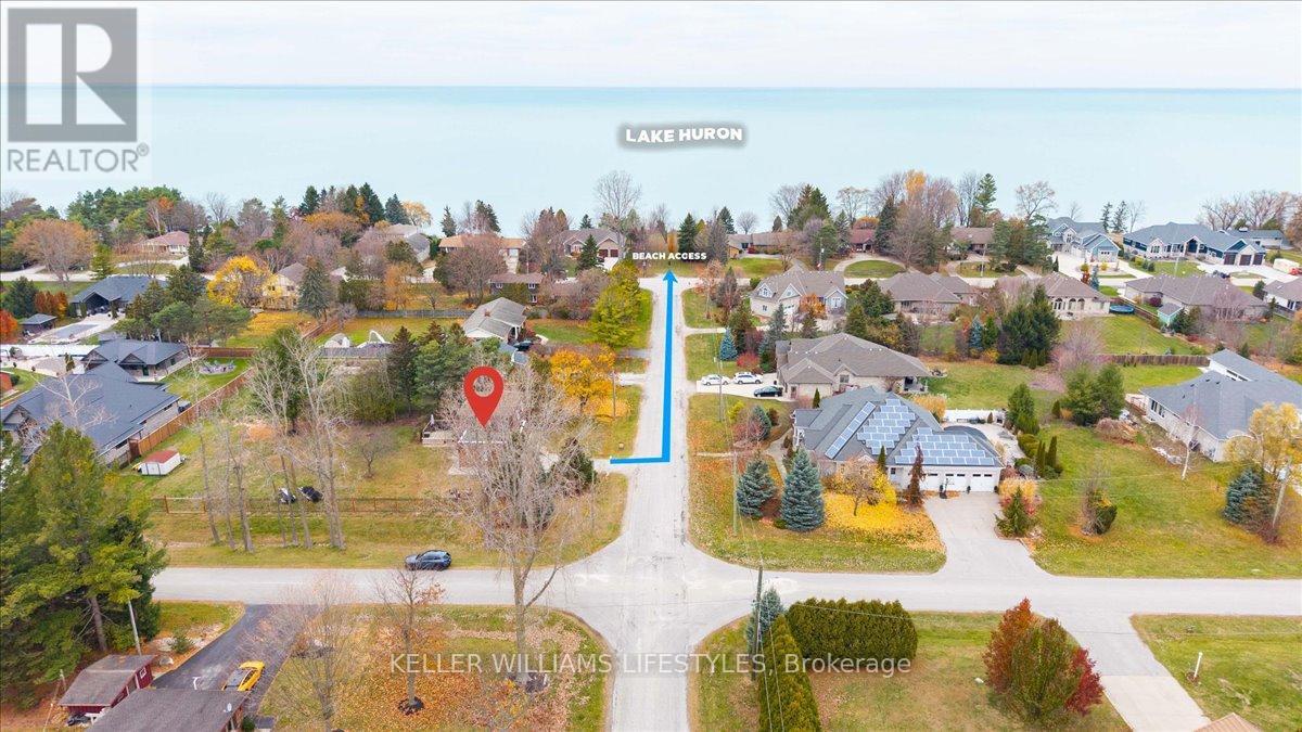 6925 Francis Street, Plympton-Wyoming, Ontario  N0N 1E0 - Photo 2 - X12566012