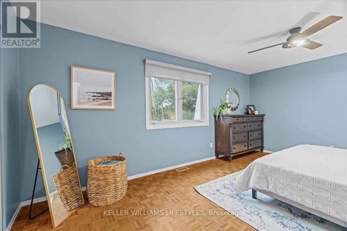 6925 Francis Street, Plympton-Wyoming, Ontario  N0N 1E0 - Photo 22 - X12566012