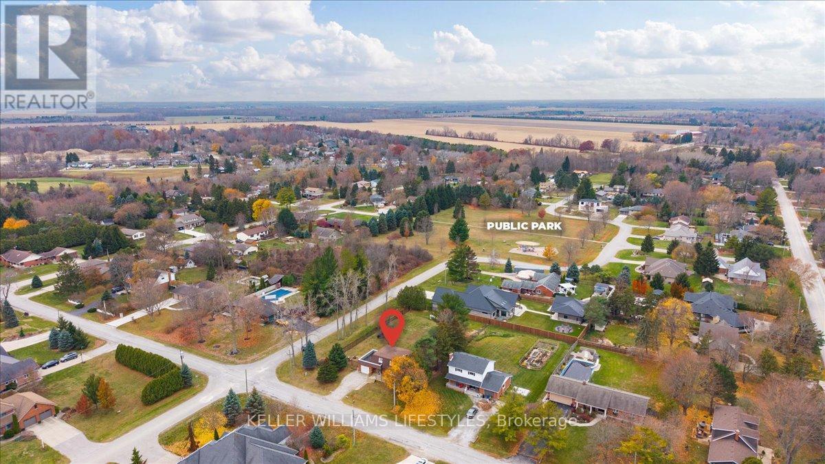 6925 Francis Street, Plympton-Wyoming, Ontario  N0N 1E0 - Photo 3 - X12566012