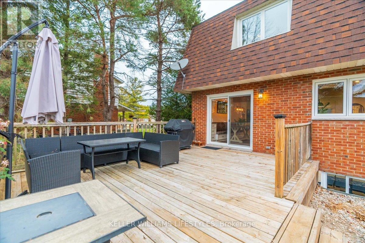 6925 Francis Street, Plympton-Wyoming, Ontario  N0N 1E0 - Photo 34 - X12566012