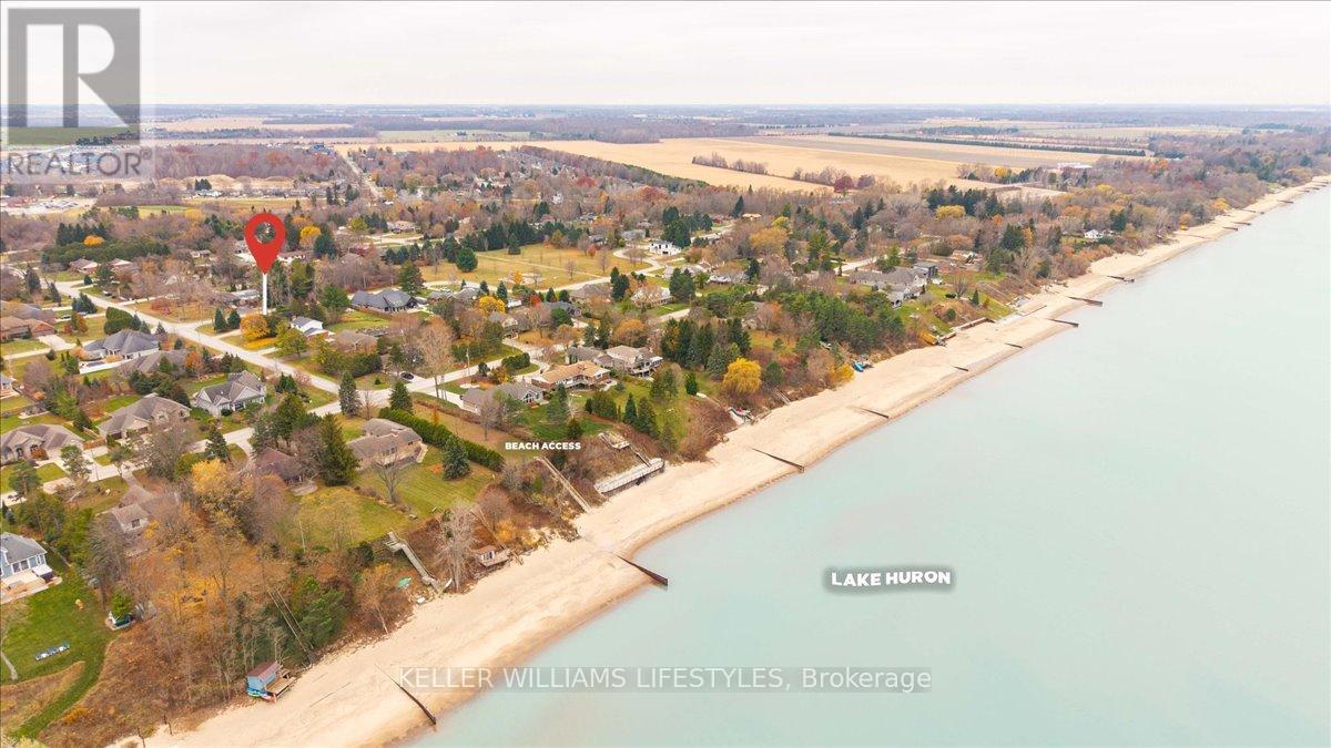 6925 Francis Street, Plympton-Wyoming, Ontario  N0N 1E0 - Photo 46 - X12566012