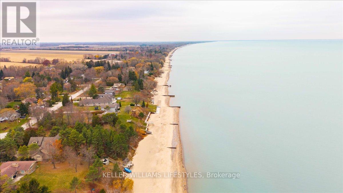 6925 Francis Street, Plympton-Wyoming, Ontario  N0N 1E0 - Photo 48 - X12566012