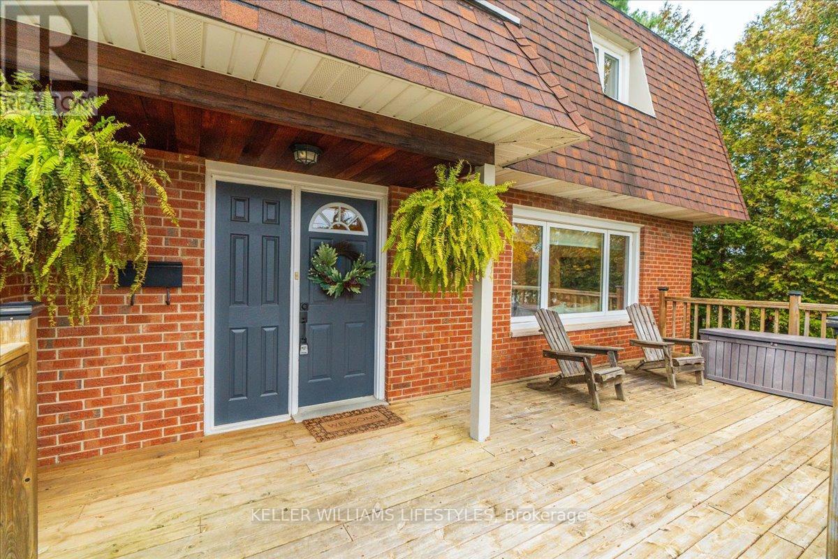 6925 Francis Street, Plympton-Wyoming, Ontario  N0N 1E0 - Photo 5 - X12566012