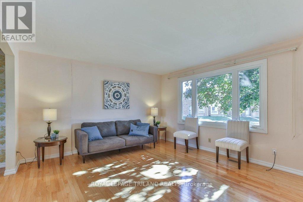 206 Admiral Drive, London East, Ontario  N5V 1H8 - Photo 11 - X12566052