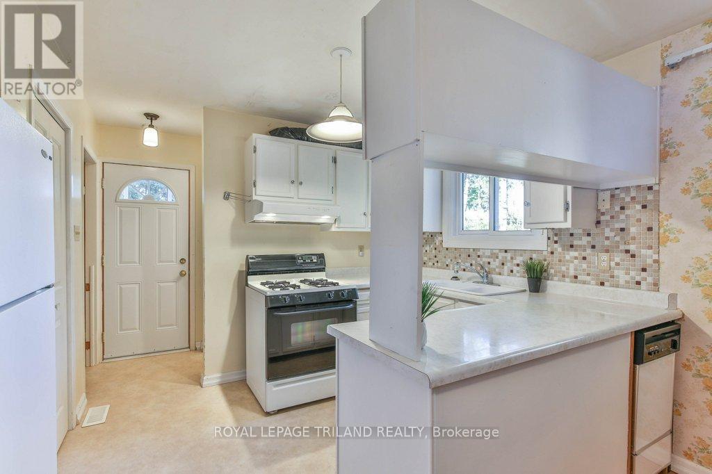 206 Admiral Drive, London East, Ontario  N5V 1H8 - Photo 13 - X12566052