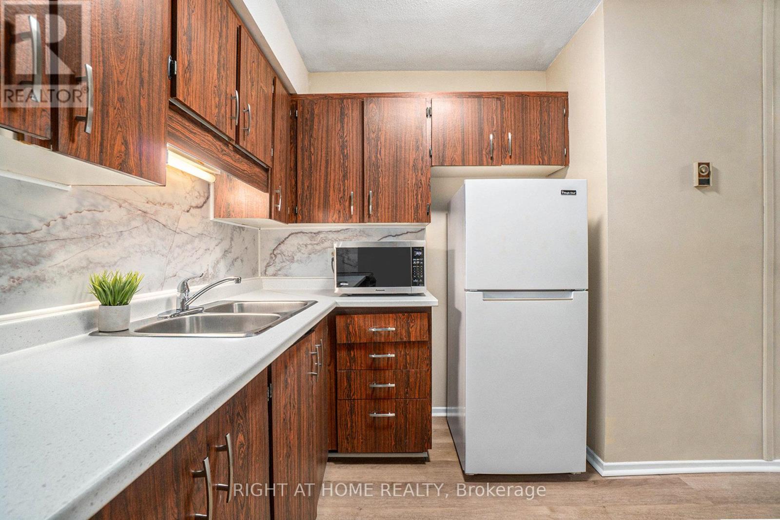 59 - 2939 Fairlea Crescent, Ottawa, Ontario  K1V 9A5 - Photo 3 - X12566038