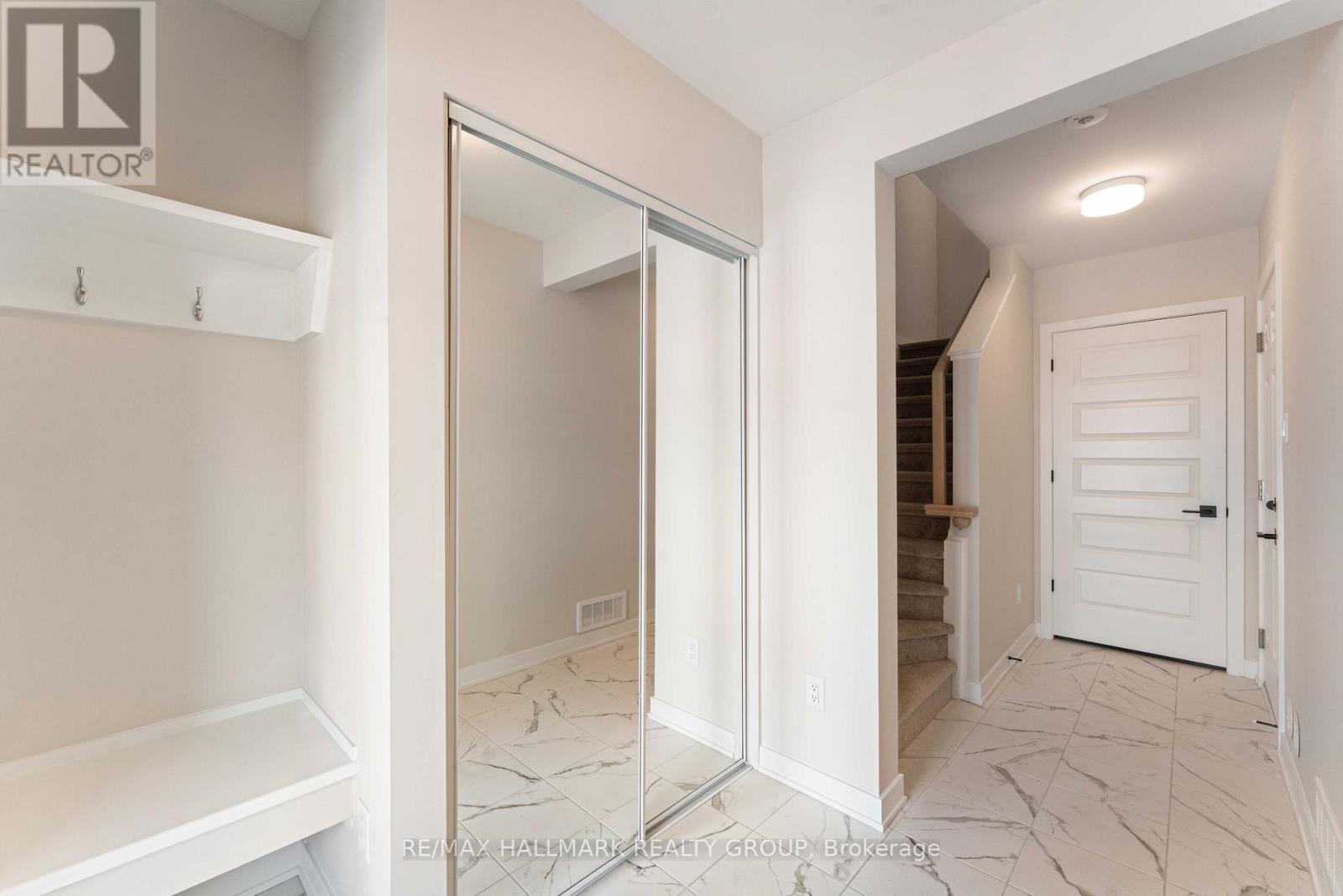 757 Kinstead Private, Ottawa, Ontario  K2S 3B3 - Photo 2 - X12566080