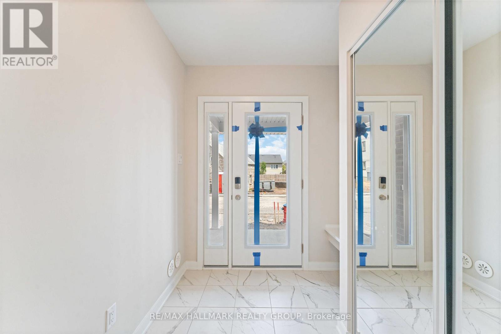 757 Kinstead Private, Ottawa, Ontario  K2S 3B3 - Photo 3 - X12566080