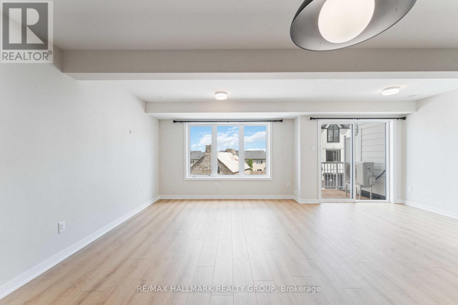 757 Kinstead Private, Ottawa, Ontario  K2S 3B3 - Photo 9 - X12566080