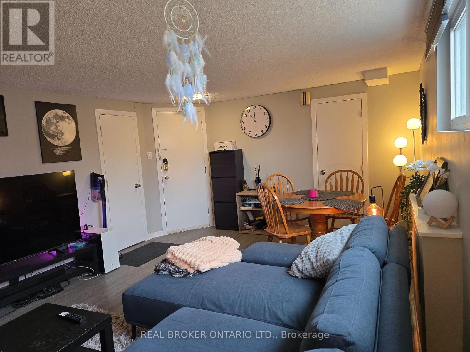 3 - 2429 Carlsen Avenue, Ottawa, Ontario  K1V 8E9 - Photo 6 - X12566196