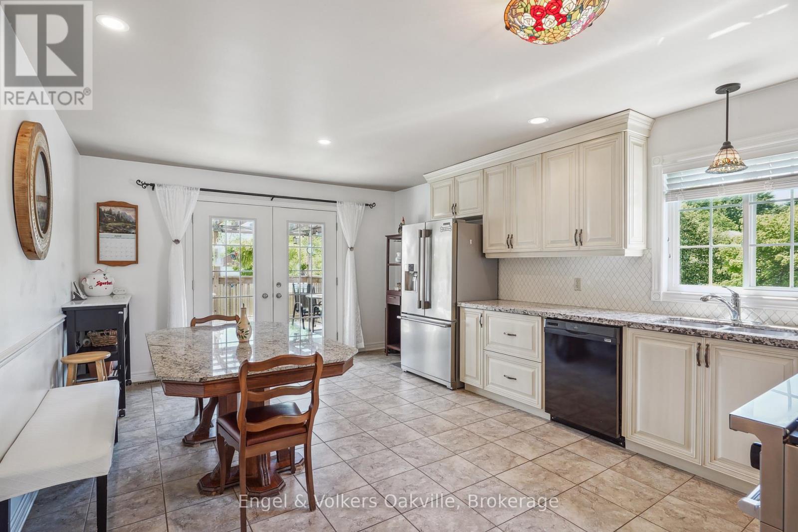 339 Wellbrook Avenue, Welland, Ontario  L3C 7N3 - Photo 10 - X12566054