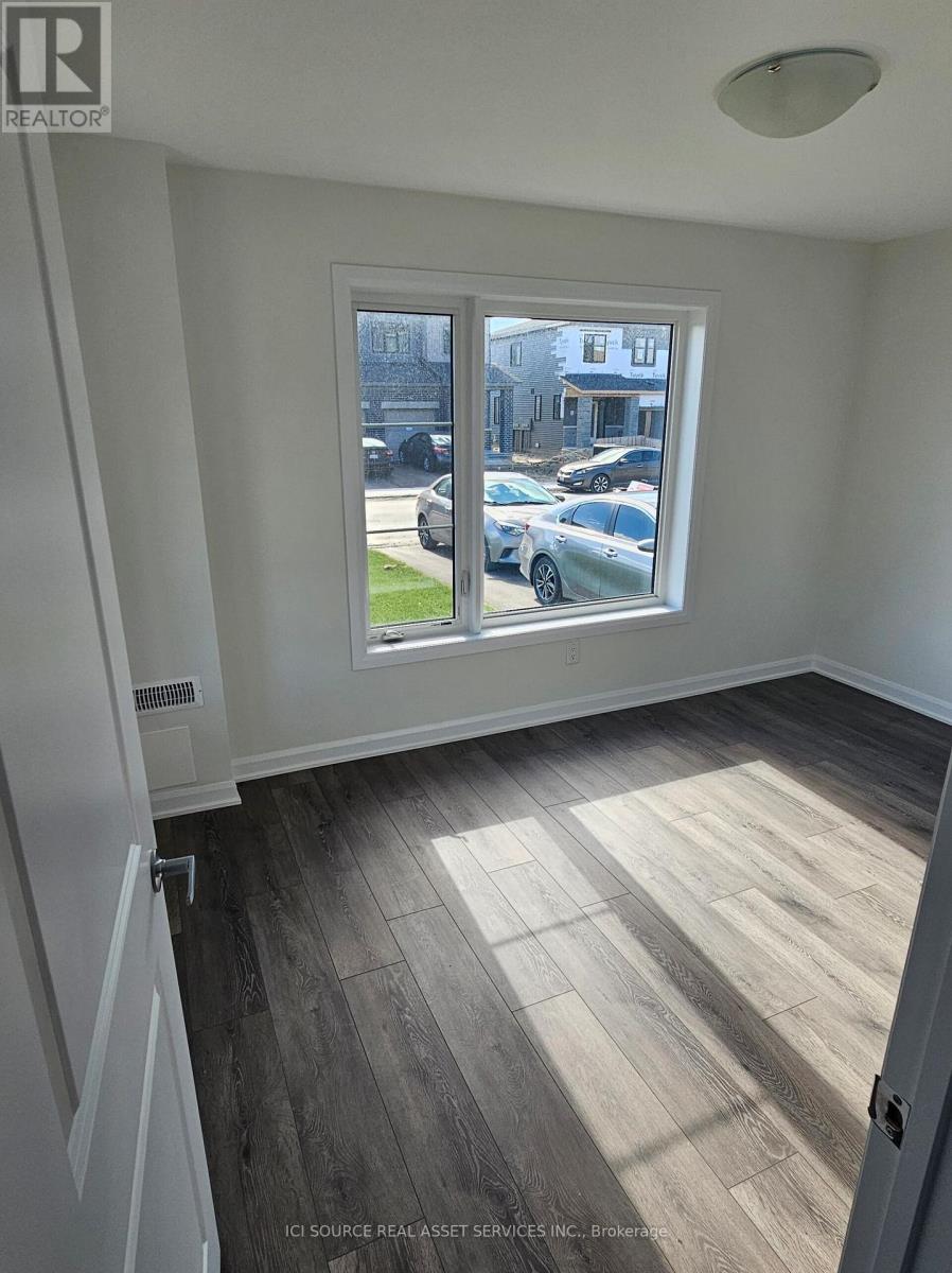 340 Raheen Court, Ottawa, Ontario  K2C 3H2 - Photo 4 - X12565838