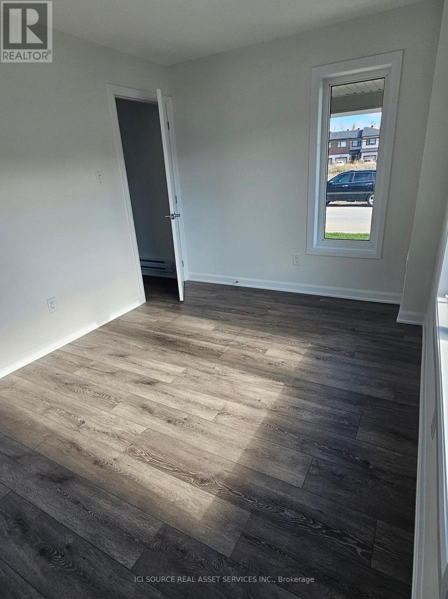 340 Raheen Court, Ottawa, Ontario  K2C 3H2 - Photo 5 - X12565838