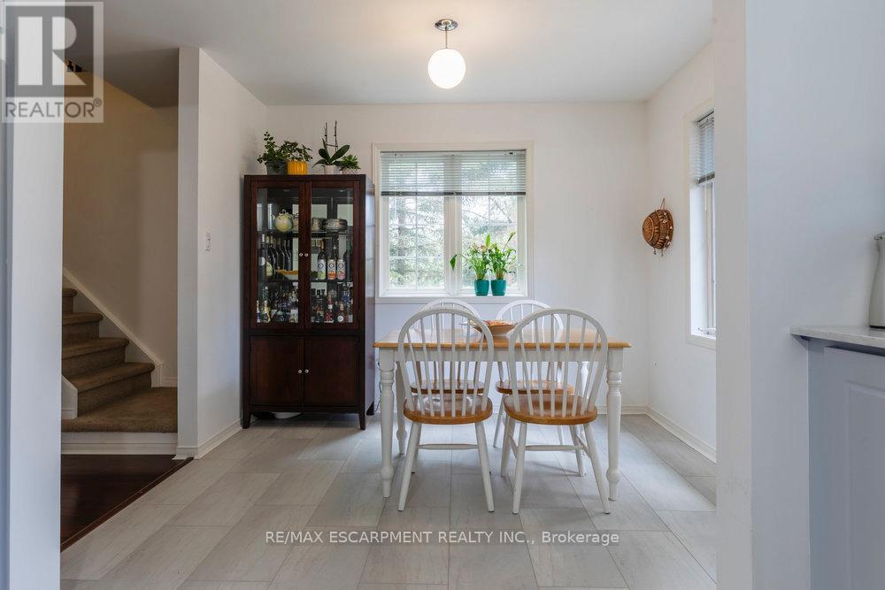 1 - 31 Moss Boulevard, Hamilton, Ontario  L9H 7A6 - Photo 7 - X12565896