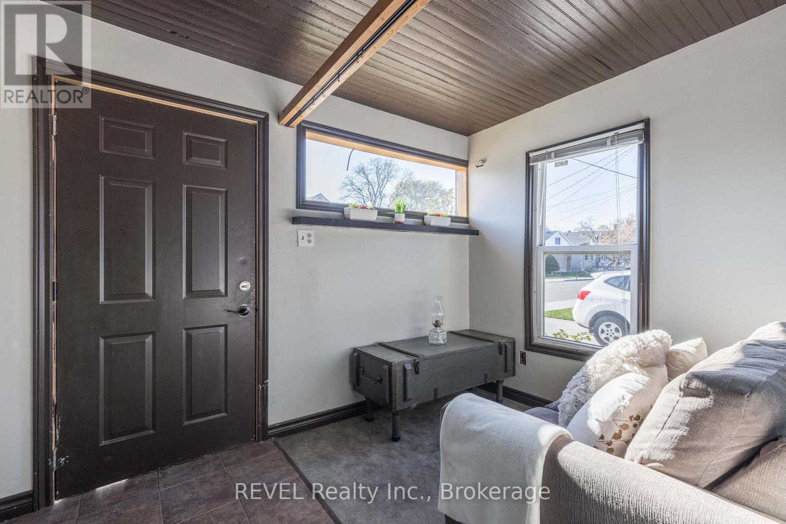 6133 Prospect Street, Niagara Falls, Ontario  L2G 1G9 - Photo 3 - X12566008