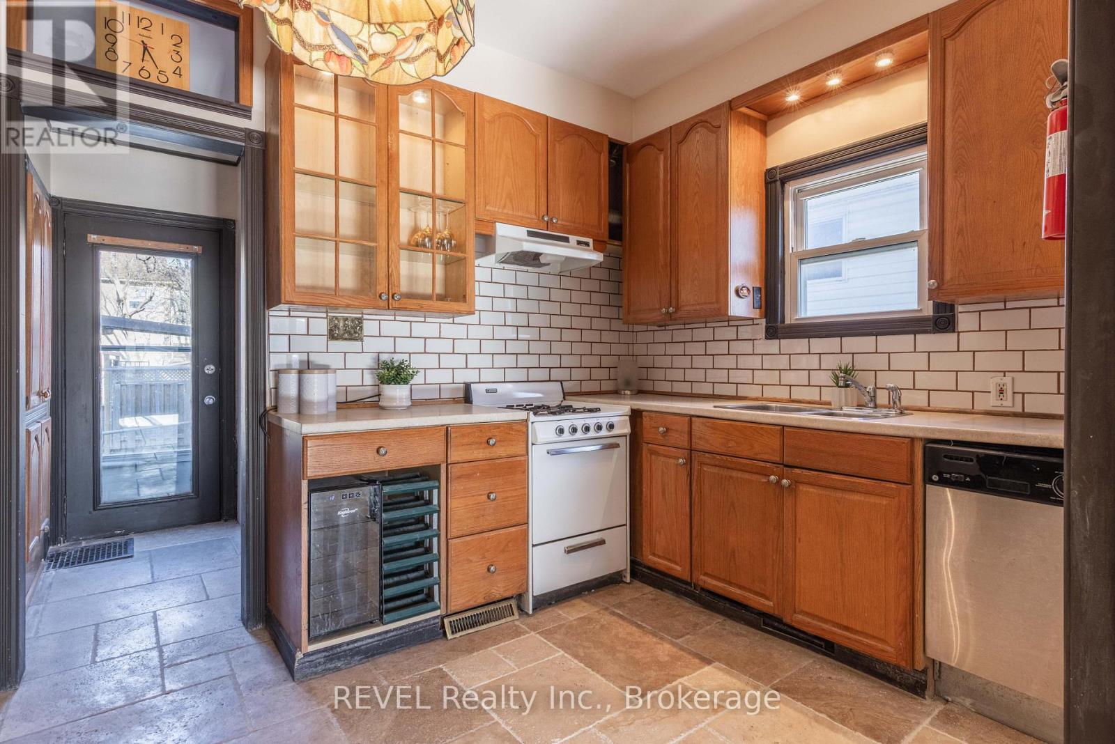 6133 Prospect Street, Niagara Falls, Ontario  L2G 1G9 - Photo 9 - X12566008