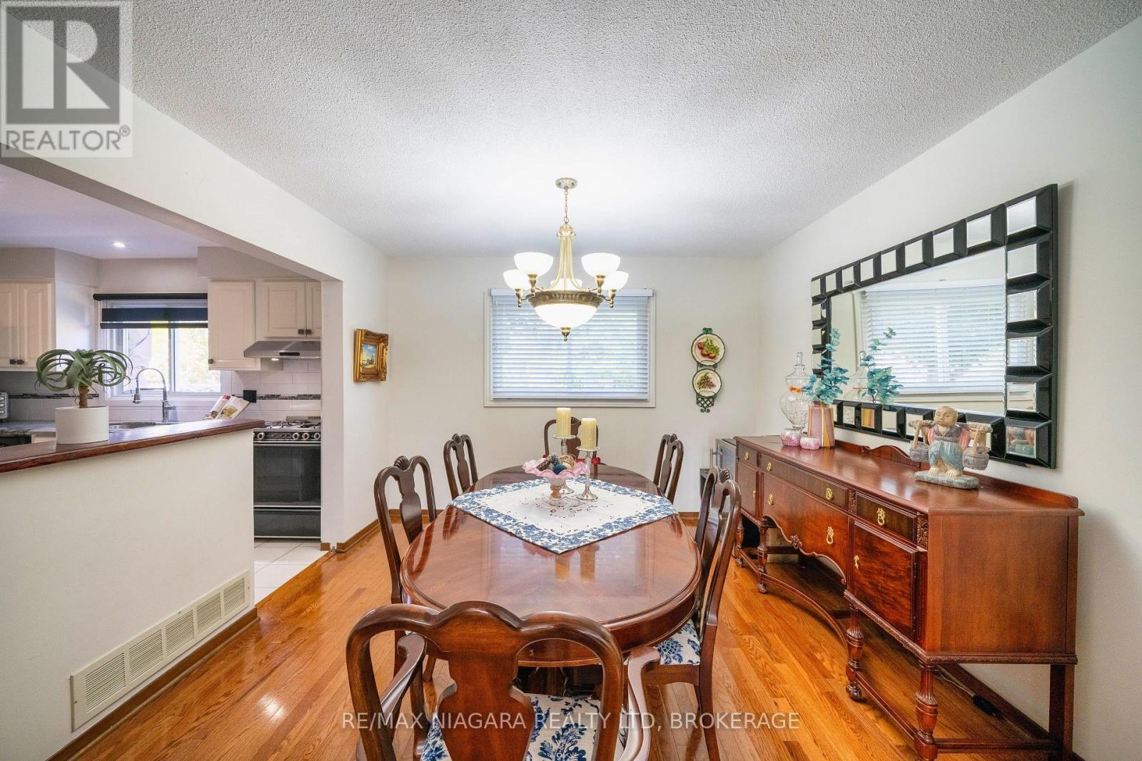 621 Lake Street, St. Catharines, Ontario  L2N 6H4 - Photo 9 - X12566078