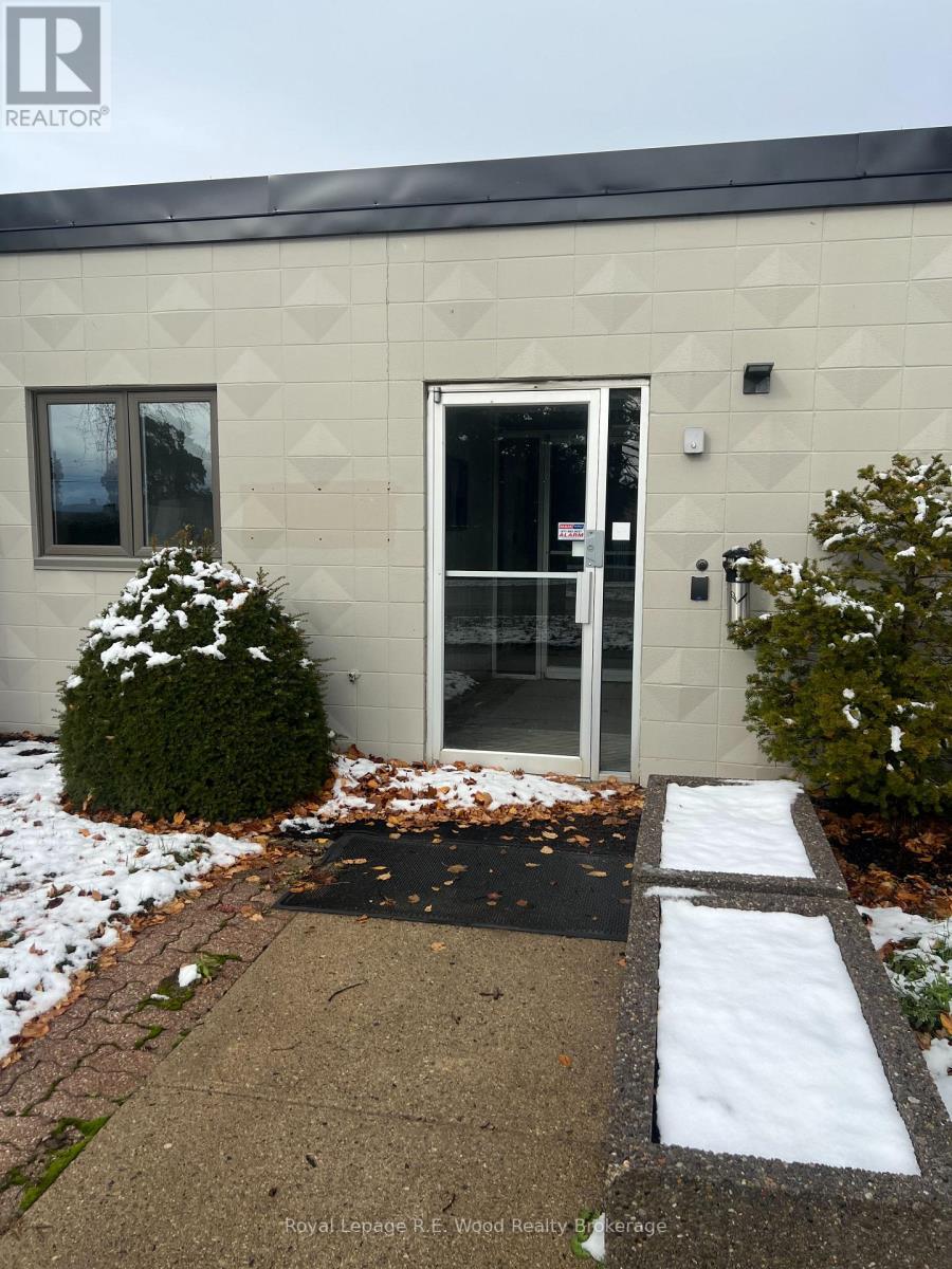 H - 100 Townline Road, Tillsonburg, Ontario  N4G 2P9 - Photo 2 - X12566212