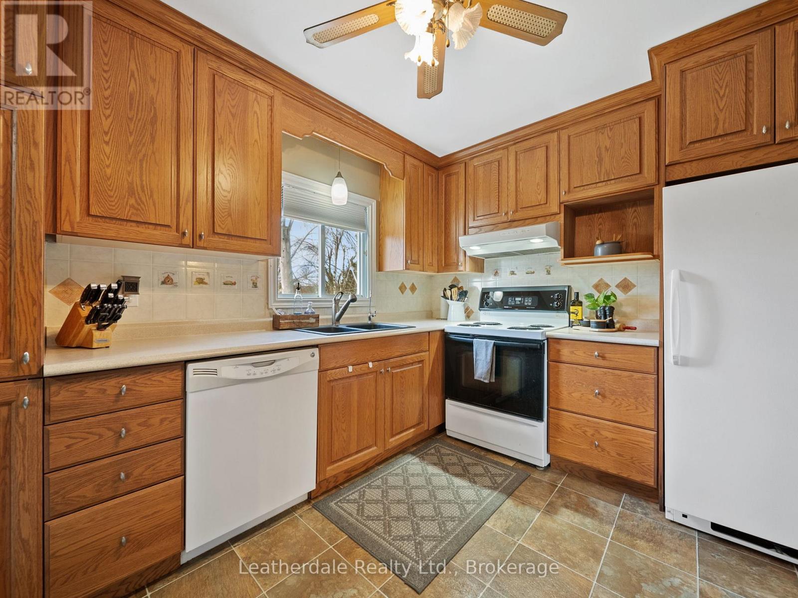 16 Preston Street, Oro-Medonte, Ontario  L0K 2G0 - Photo 15 - S12566086