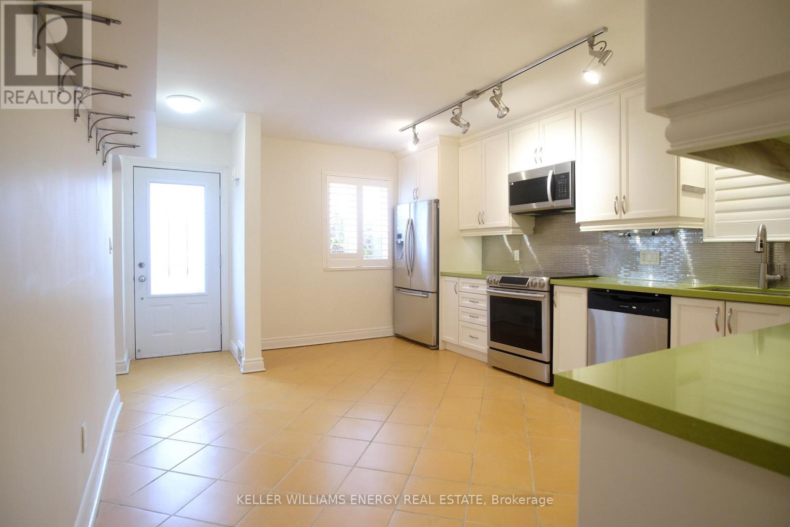 8 Lynndale Road, Toronto, Ontario  M1N 1C1 - Photo 2 - E12566114