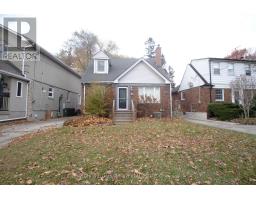 8 LYNNDALE ROAD, Toronto, Ontario