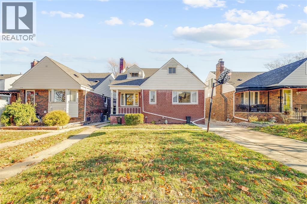 MLS# 25028696: 232 ST. LOUIS AVENUE, Windsor, Canada