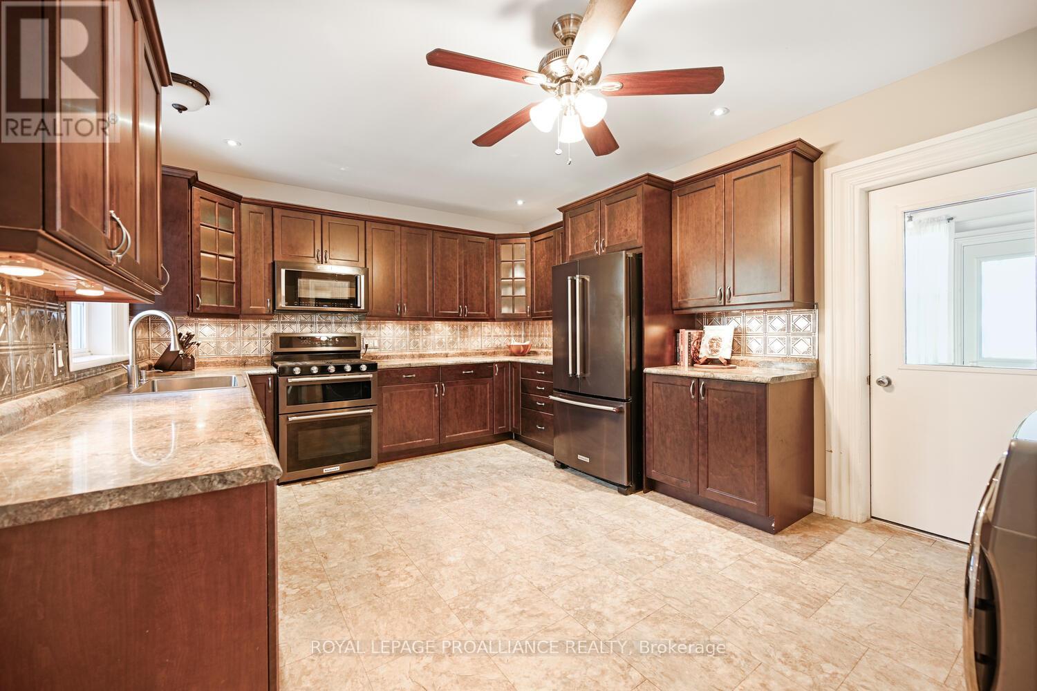 125 Park Street, Brockville, Ontario  K6V 2G8 - Photo 12 - X12566022