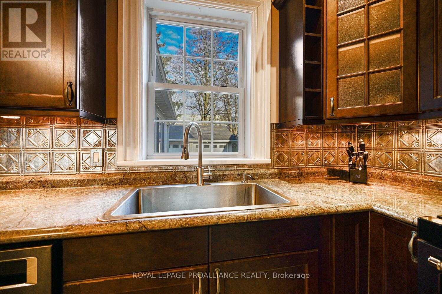 125 Park Street, Brockville, Ontario  K6V 2G8 - Photo 15 - X12566022