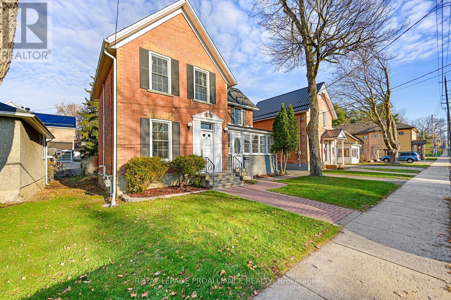 125 Park Street, Brockville, Ontario  K6V 2G8 - Photo 2 - X12566022