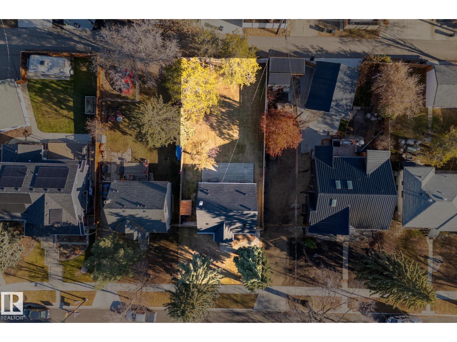 10965 139 St Nw, Edmonton, Alberta  T5M 1R3 - Photo 4 - E4466273