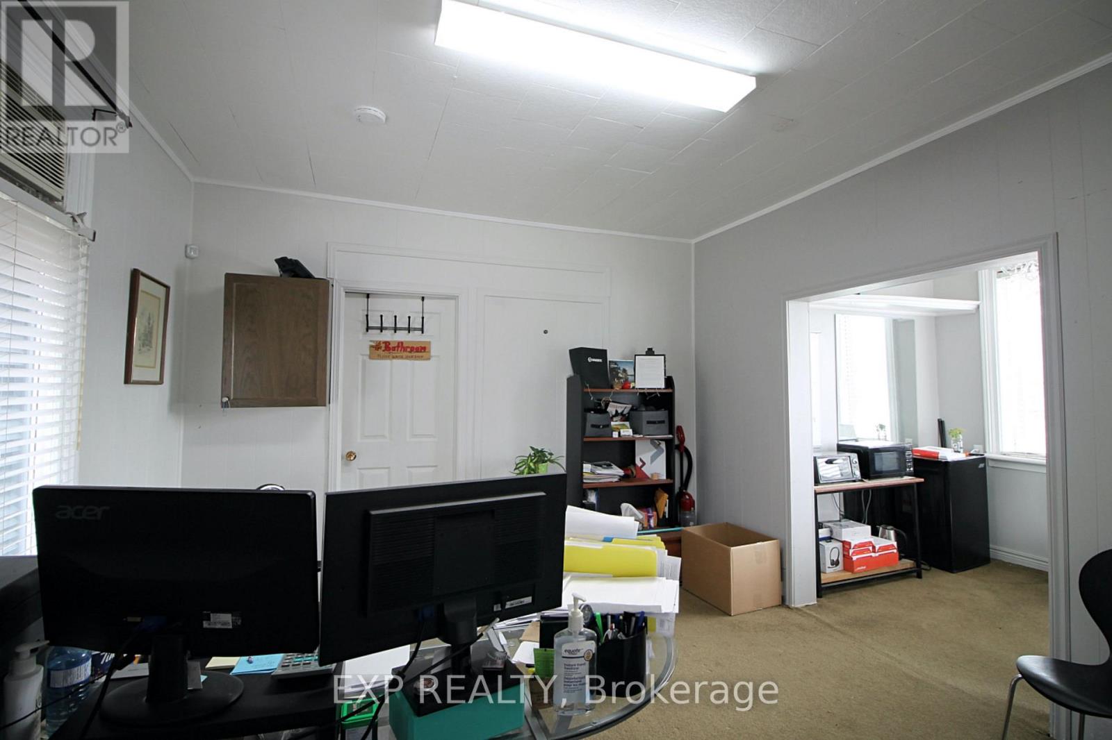 79 Centre Street N, Greater Napanee, Ontario  K7R 1N1 - Photo 4 - X12566024