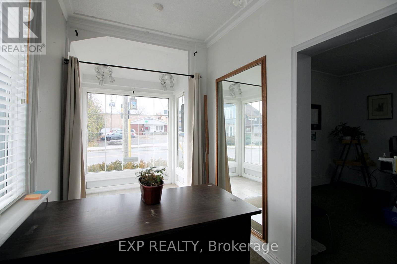 79 Centre Street N, Greater Napanee, Ontario  K7R 1N1 - Photo 5 - X12566024