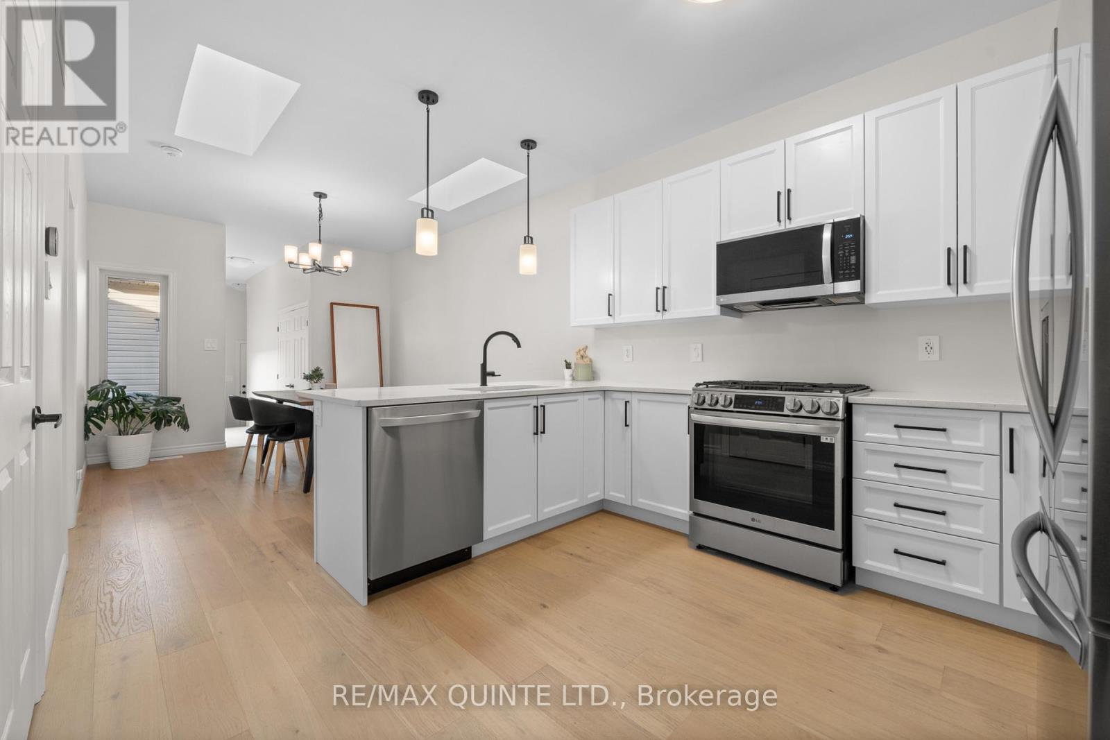 63 Athabaska Drive, Belleville, Ontario  K8V 0T1 - Photo 11 - X12566188