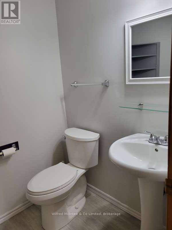 376 Lambton Street, West Grey, Ontario  N0G 1R0 - Photo 11 - X12566106