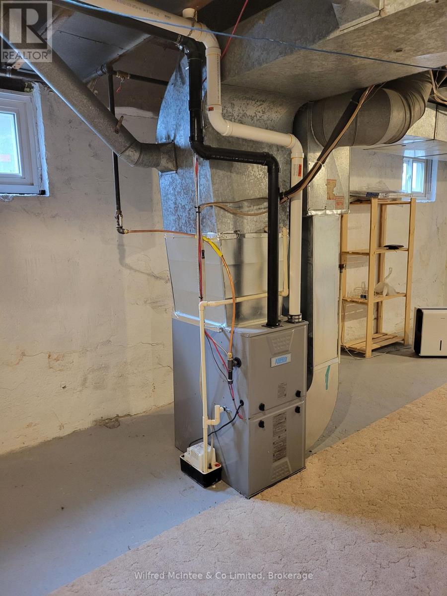 376 Lambton Street, West Grey, Ontario  N0G 1R0 - Photo 30 - X12566106