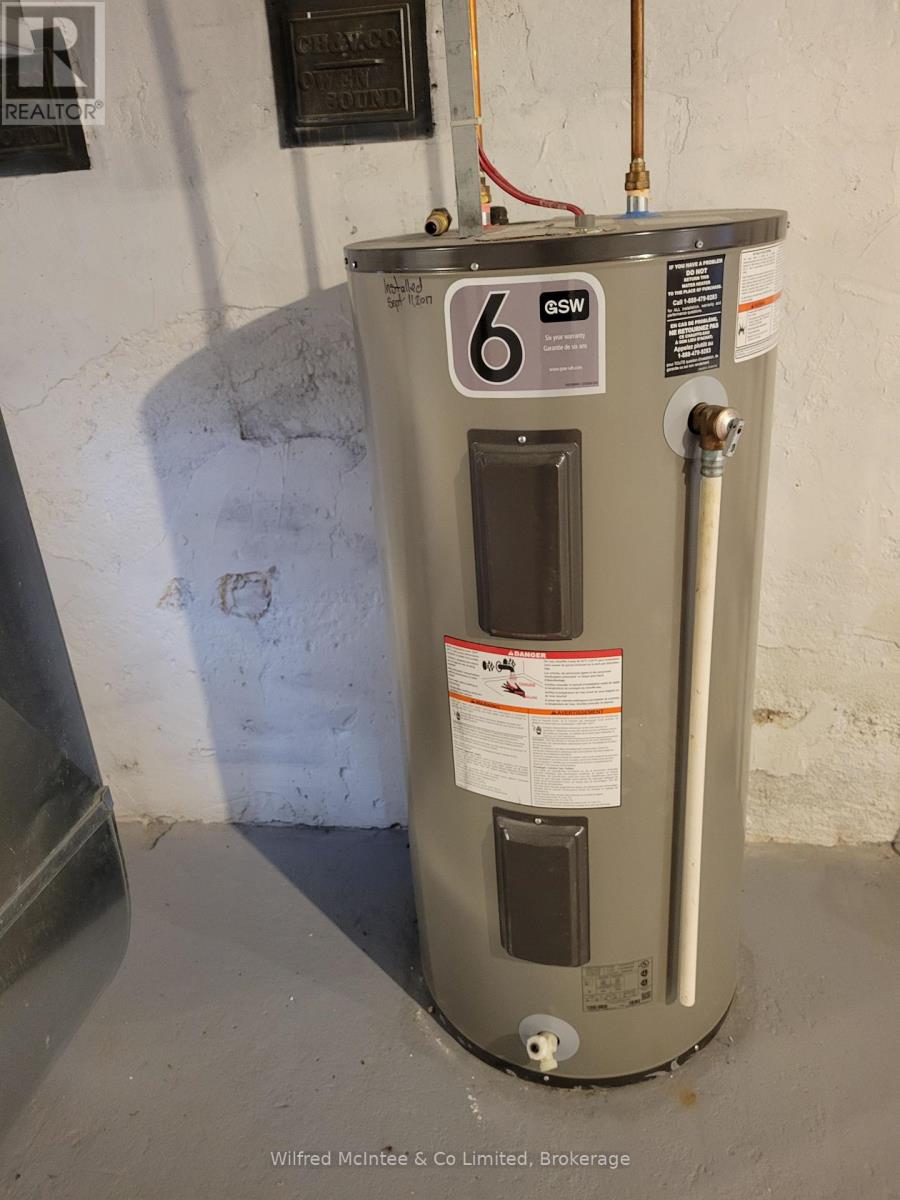 376 Lambton Street, West Grey, Ontario  N0G 1R0 - Photo 31 - X12566106